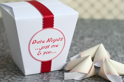 easy DIY folded paper cookie & treat gift box tutorial - It's