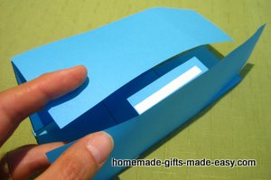 https://www.homemade-gifts-made-easy.com/image-files/making-gift-boxes-step-2.jpg