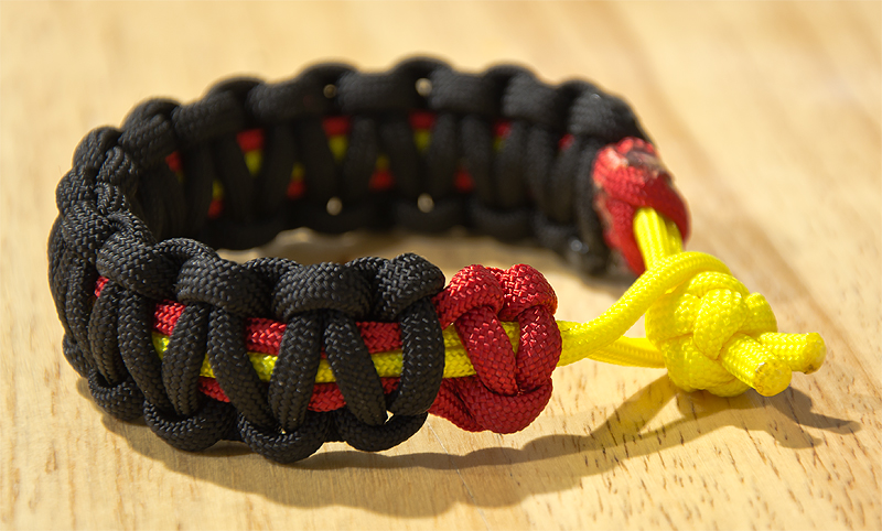 Snake Knot paracord survival bracelet