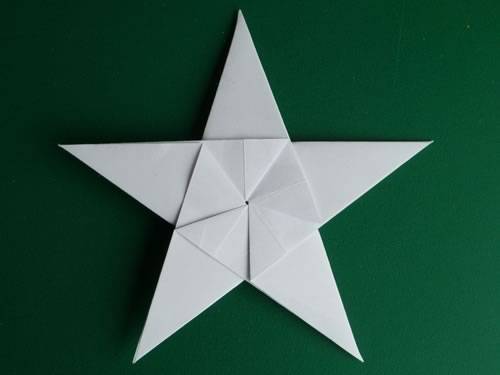 Folding 5 Pointed Origami Star Christmas Ornaments